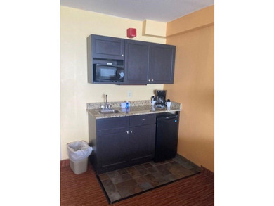 **ALL SHOWINGS MUST BE ACCOMPANIED BY ACTIVE SC REAL ESTATE - photo 5