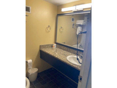 **ALL SHOWINGS MUST BE ACCOMPANIED BY ACTIVE SC REAL ESTATE - photo 7
