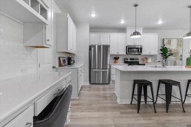 Rare opportunity to enjoy lakefront-adjacent living on a - photo 12