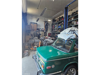 Prime Long Beach owner-user opportunity in a highly desirable - photo 14