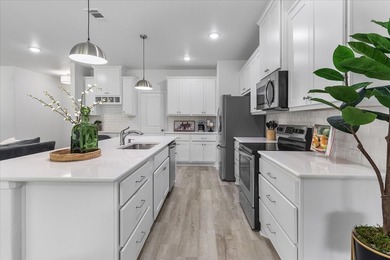 Rare opportunity to enjoy lakefront-adjacent living on a - photo 14