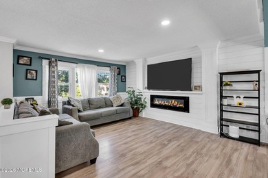 PRICED TO SELL! Welcome to this spacious 4-bedroom, 2.5-bath - photo 7