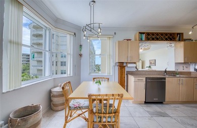 This spacious corner unit in Harbourside is move-in ready with - photo 8