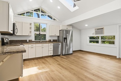 Set in the heart of West Palm Beach's historic Northwood - photo 27
