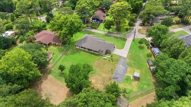 Rare opportunity to enjoy lakefront-adjacent living on a - photo 38