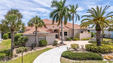 This expansive single-story manor, boasting 3 bedrooms plus den - photo 1