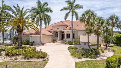 This expansive single-story manor, boasting 3 bedrooms plus den - photo 3