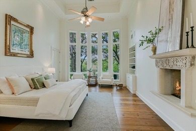 A newly rennovated sanctuary w/iconic views spanning across 3.04 - photo 15