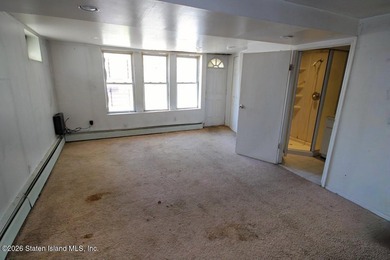 LOCATED IN SUNNYSIDE S.I. THIS IS A ONE FAMILY SEMI-ATTACHED - photo 17