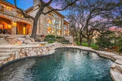 A newly rennovated sanctuary w/iconic views spanning across 3.04 - photo 24