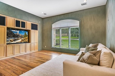 A newly rennovated sanctuary w/iconic views spanning across 3.04 - photo 25