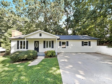 Lake Wylie Home For Sale in Belmont North Carolina