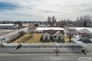 This home has been totally remodeled and updated. You will love - photo 46
