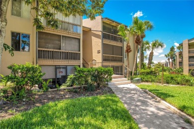 Lake Condo For Sale in Altamonte Springs, Florida