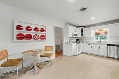Welcome to charming 506 Esplanade Avenue, where space - photo 11