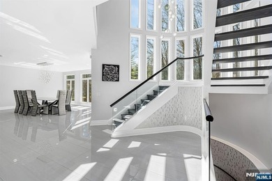 Wake up each day to breathtaking lakefront views in this - photo 16