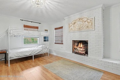 Welcome to charming 506 Esplanade Avenue, where space - photo 20