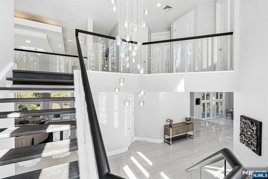 Wake up each day to breathtaking lakefront views in this - photo 20