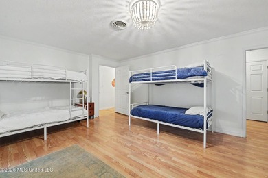Welcome to charming 506 Esplanade Avenue, where space - photo 21