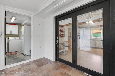 Welcome to charming 506 Esplanade Avenue, where space - photo 23