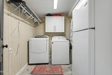 Welcome to charming 506 Esplanade Avenue, where space - photo 24