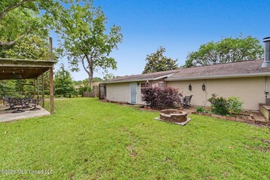 Welcome to charming 506 Esplanade Avenue, where space - photo 25