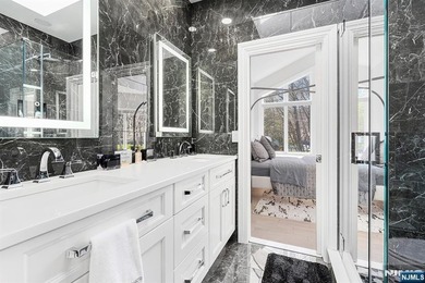 Wake up each day to breathtaking lakefront views in this - photo 31