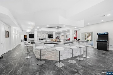 Wake up each day to breathtaking lakefront views in this - photo 34