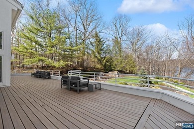 Wake up each day to breathtaking lakefront views in this - photo 40