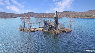 Wake up each day to breathtaking lakefront views in this - photo 50