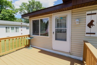 Enjoy the best of Northwoods living in this renovated 2-bedroom - photo 4