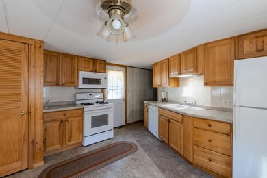 Enjoy the best of Northwoods living in this renovated 2-bedroom - photo 9