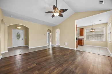 This lovely waterview 3BR / 2BA 2 car garage all Brick home in - photo 9