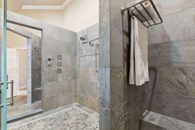 This exquisite custom beauty can be found in the gorgeous - photo 16