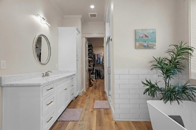 Bay Living! Tucked away on a quiet private road in the heart of - photo 19
