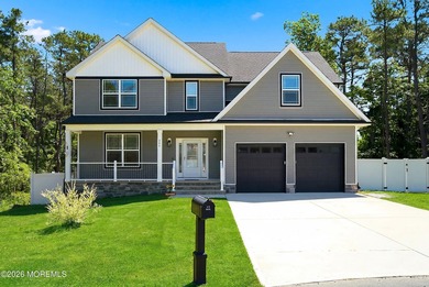 THIS IS THE ONE! FABULOUS 2 Year Young Colonial w/IN-GROUND - photo 2