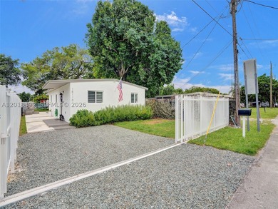 Beautifully remodeled 3-bedroom, 1-bath single-family, no HOA - photo 3