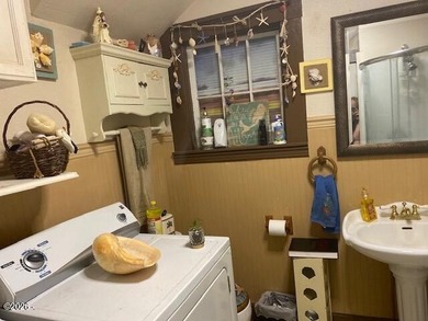 Beautiful 1920 farmhouse and acreage just waiting for your - photo 26