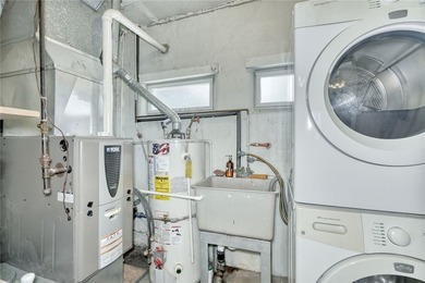 Welcome Home to this Beautifully Maintained 3 Bedroom Ranch - photo 27