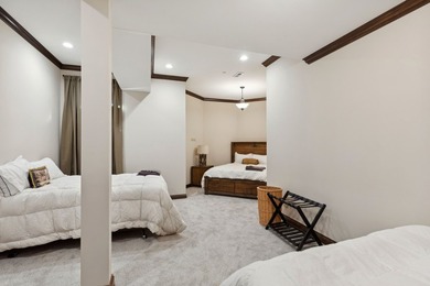 This exquisite custom beauty can be found in the gorgeous - photo 32