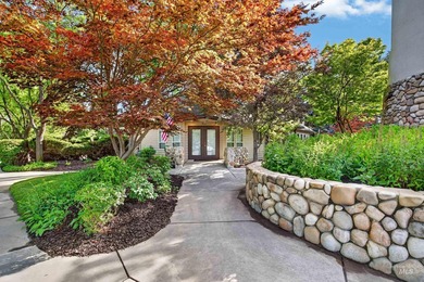 Custom-built waterfront home in Eagle's desirable Island Woods - photo 39