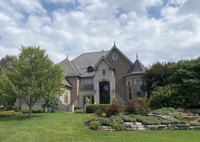 This exquisite custom beauty can be found in the gorgeous - photo 40