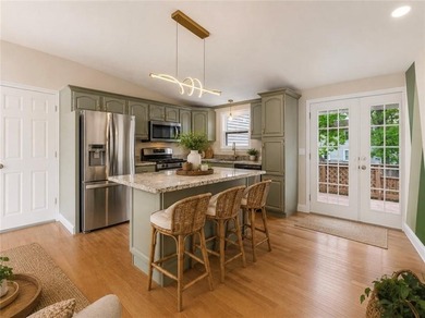 Stunning single-family home located in the desirable Oakland - photo 4