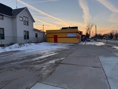 Prime commercial building for sale - busiest corner in town - photo 3