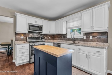 Welcome to this spacious 2 story colonial in Shelter Cove. This - photo 9