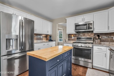 Welcome to this spacious 2 story colonial in Shelter Cove. This - photo 10