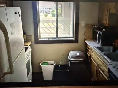 Don't miss this spacious second-floor 2-bedroom, 2-bathroom - photo 4