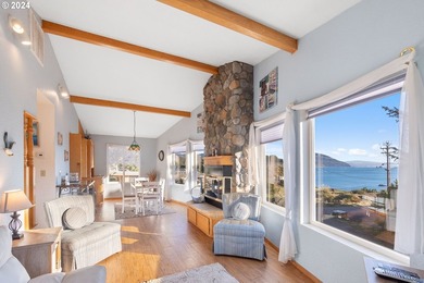 Panoramic, southern ocean views on west coast with cute - photo 5
