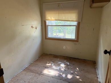 This is your chance to own an affordable home close to Castle - photo 14