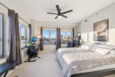 This Skyscape single-level end-unit condo offers the privacy and - photo 16